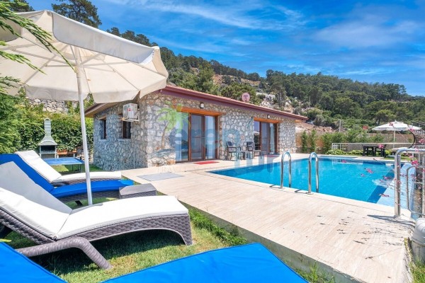 Fethiye Faralya Mevkiinde 4 Kişilik Tatil Villası