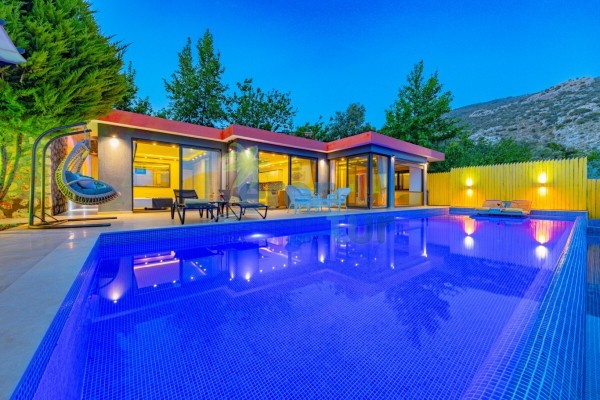 Kalkan İslamlar Mevkiinde 5 Kişilik Balayı Tatil Villası