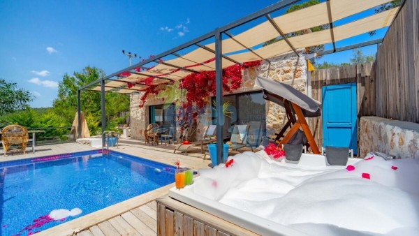 Patara Antik Kentinde Korunaklı Balayı Tatil Villası
