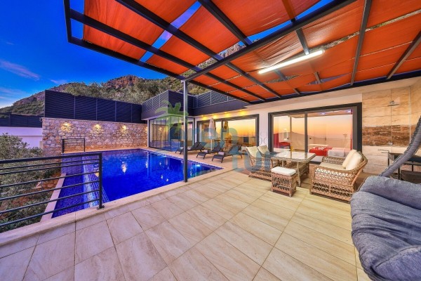 Kalkan Kördere Mevkiinde Lüks Tatil Villası