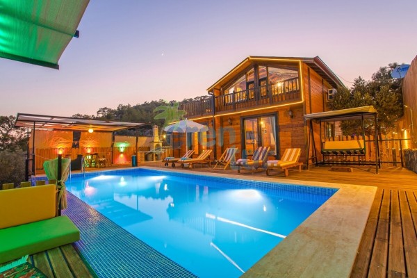 Kalkan Yeşilköy Mevkiinde 4 Kişilik Tatil Villası